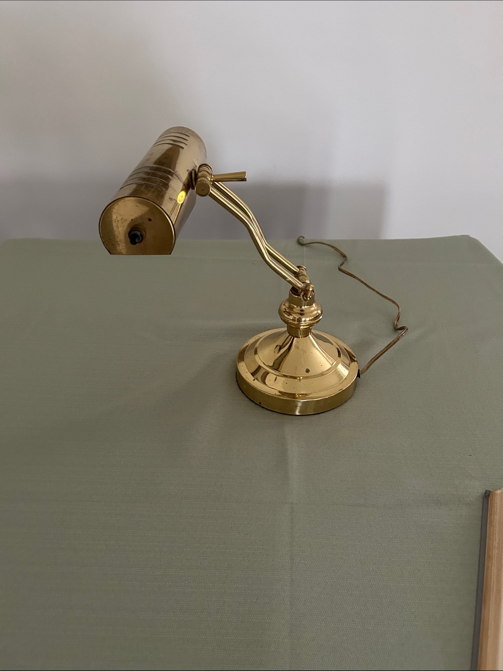 MCM Brass Piano/Desk Bankers Lamp - Polished Gold Finish H 11 in Diameter 6 in - Picture 5 of 9